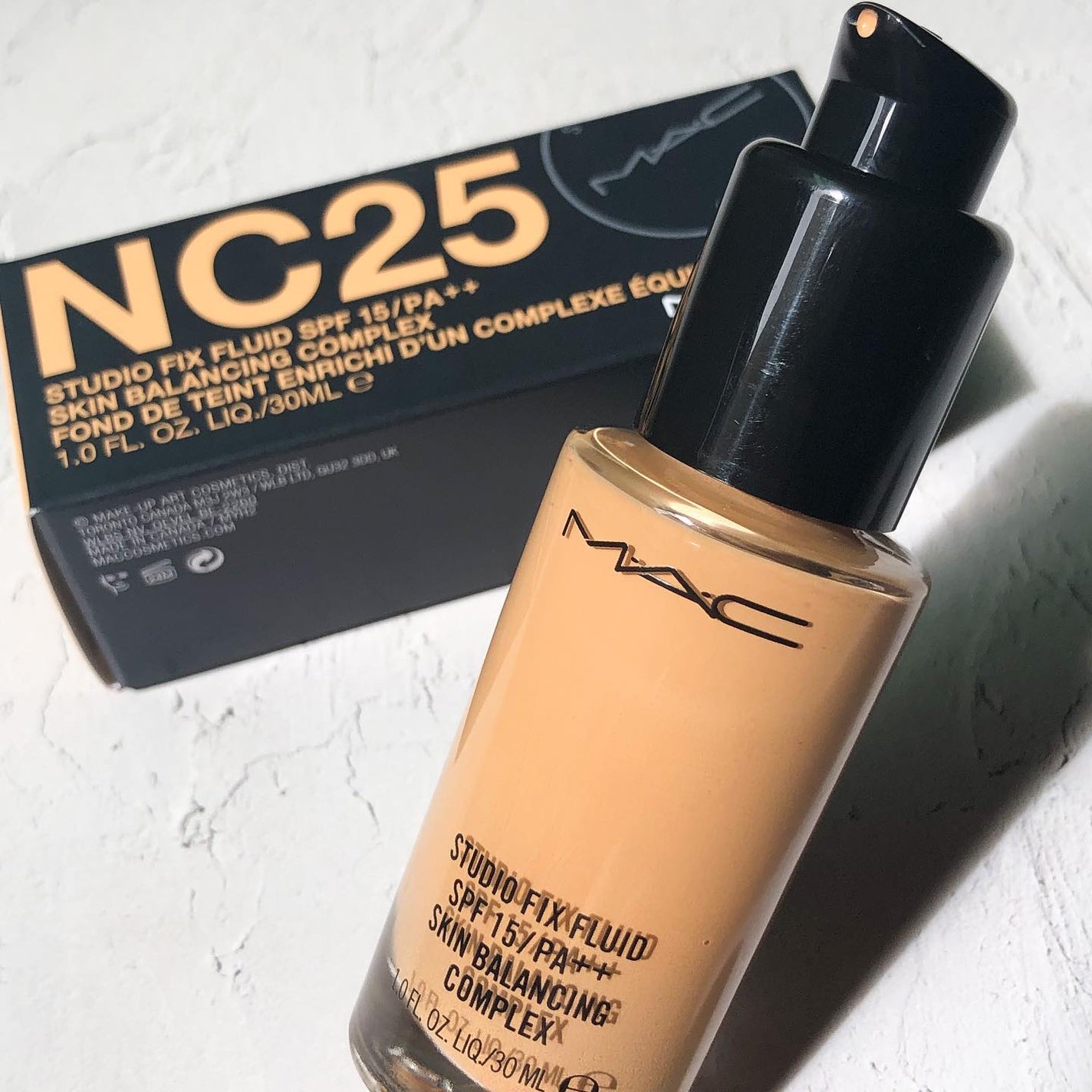 choco on LIPS 「M·A·CスタジオフィックスフルイッドSPF15税込¥5,39..」(5枚目)