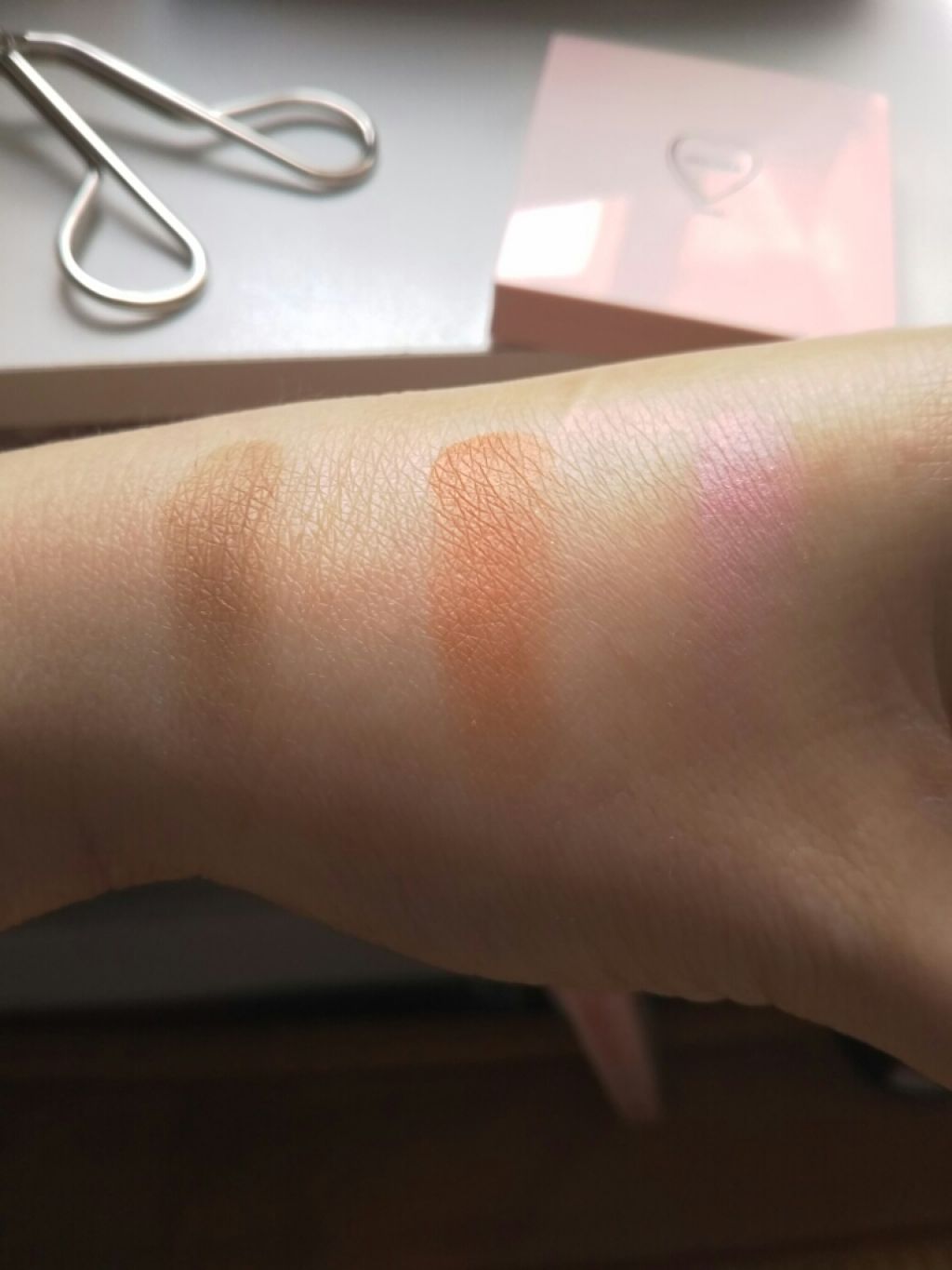 フーミー アイシャドウパレット/WHOMEE/アイシャドウパレットを使ったクチコミ（3枚目）