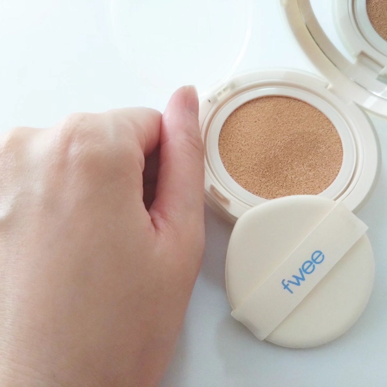 フィー クッションエッグフィットカバー/fwee/クッションファンデーションを使ったクチコミ(5枚目)