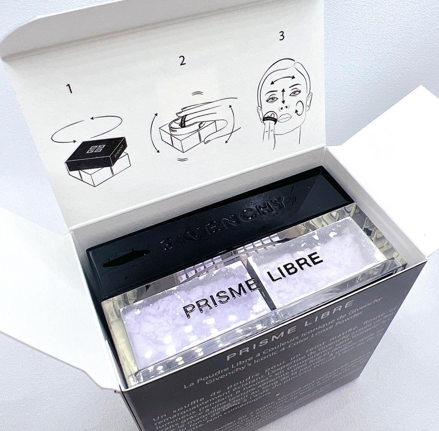 プリズム・リーブル/GIVENCHY/ルースパウダーを使ったクチコミ(2枚目)