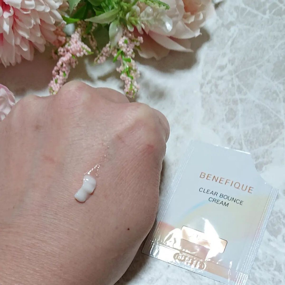 クリアバウンスクリーム /BENEFIQUE/フェイスクリームを使ったクチコミ（3枚目）