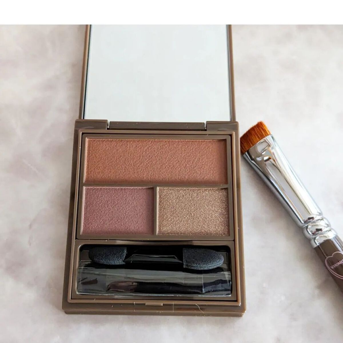 平行眉ブラシ　熊野筆/WHOMEE/メイクブラシを使ったクチコミ（2枚目）