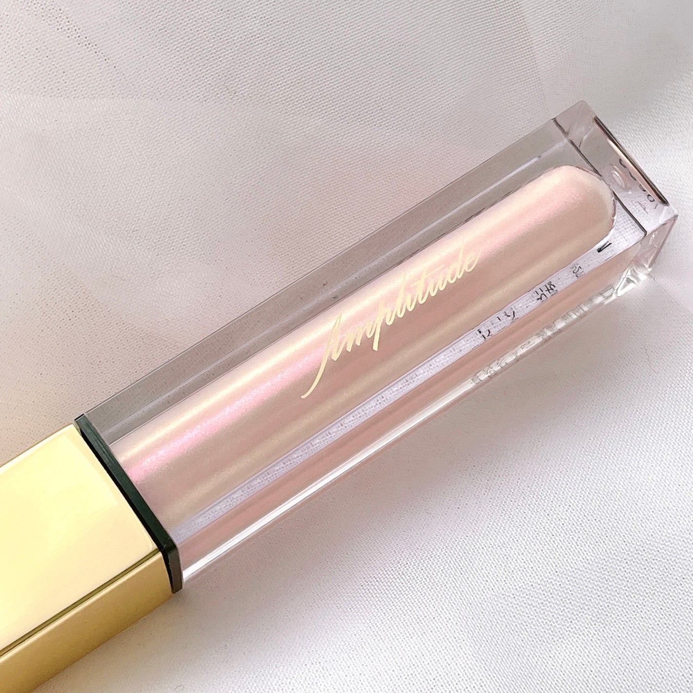 コンスピキュアス リップグロス/Amplitude/リップグロスを使ったクチコミ(4枚目)