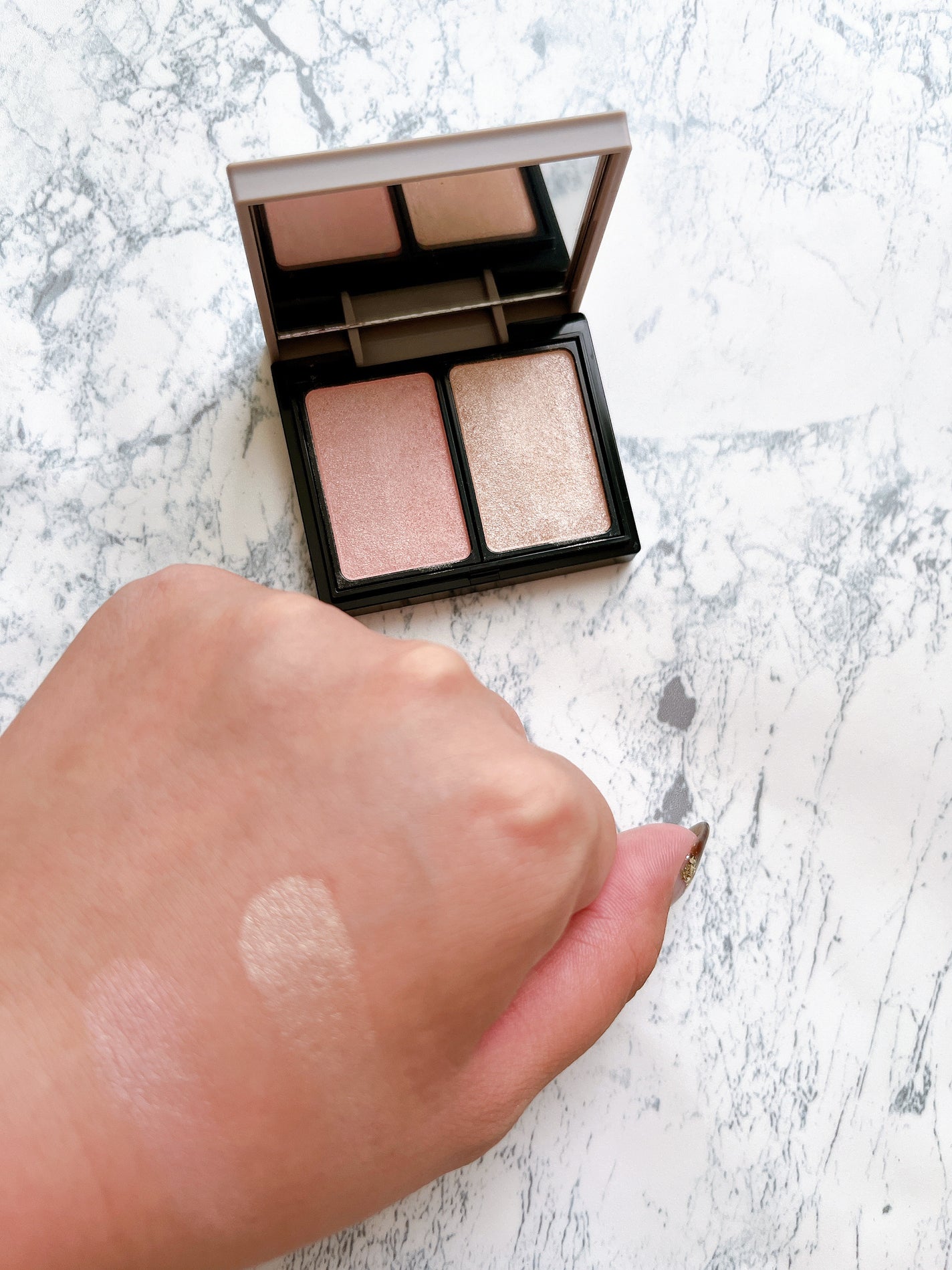 エアリータッチ デュアルニュアンサー/クラブ/パウダーハイライトを使ったクチコミ(2枚目)