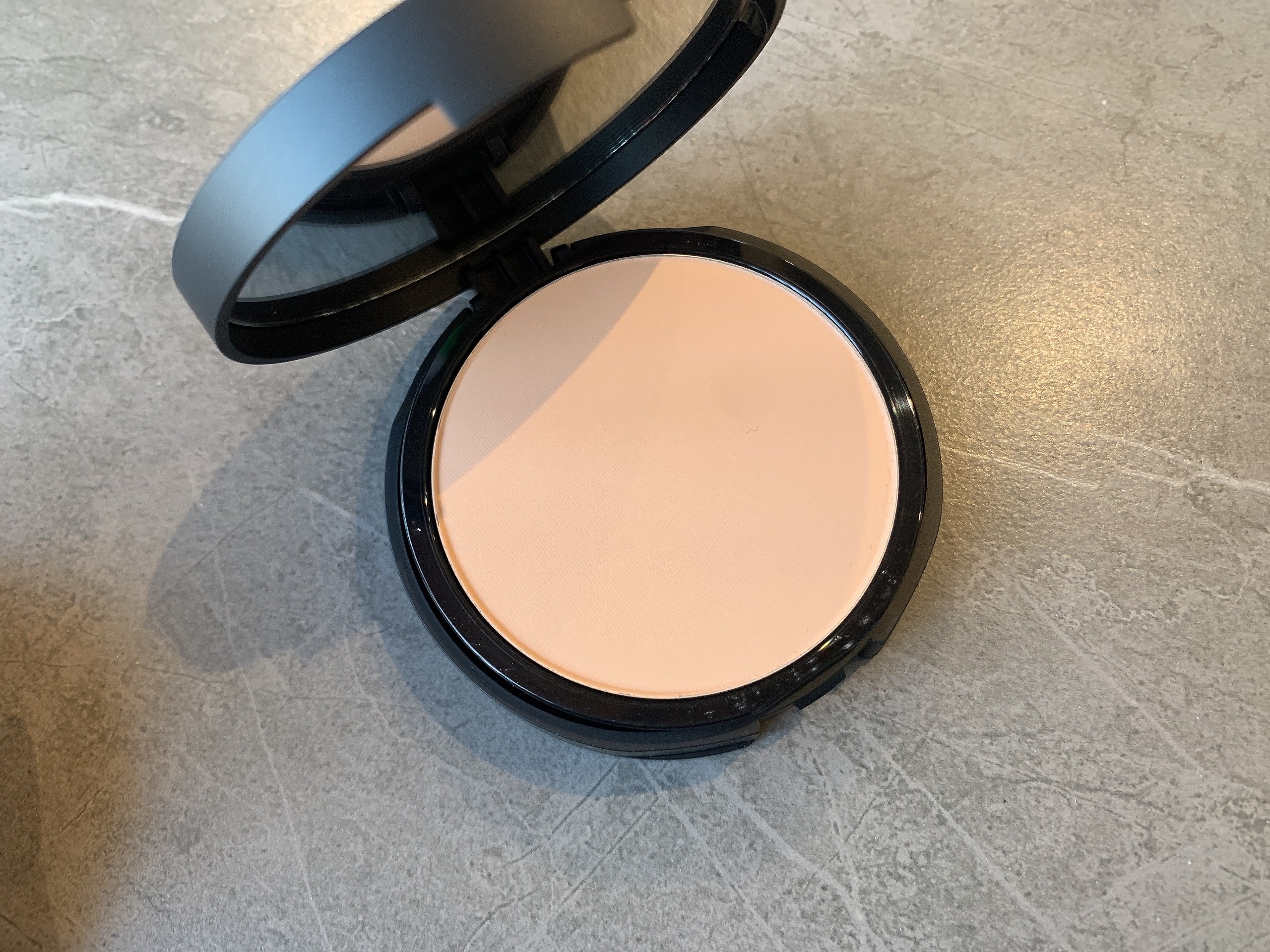 ベアプロ 24HR パウダー ファンデーション/bareMinerals/パウダーファンデーションを使ったクチコミ（3枚目）