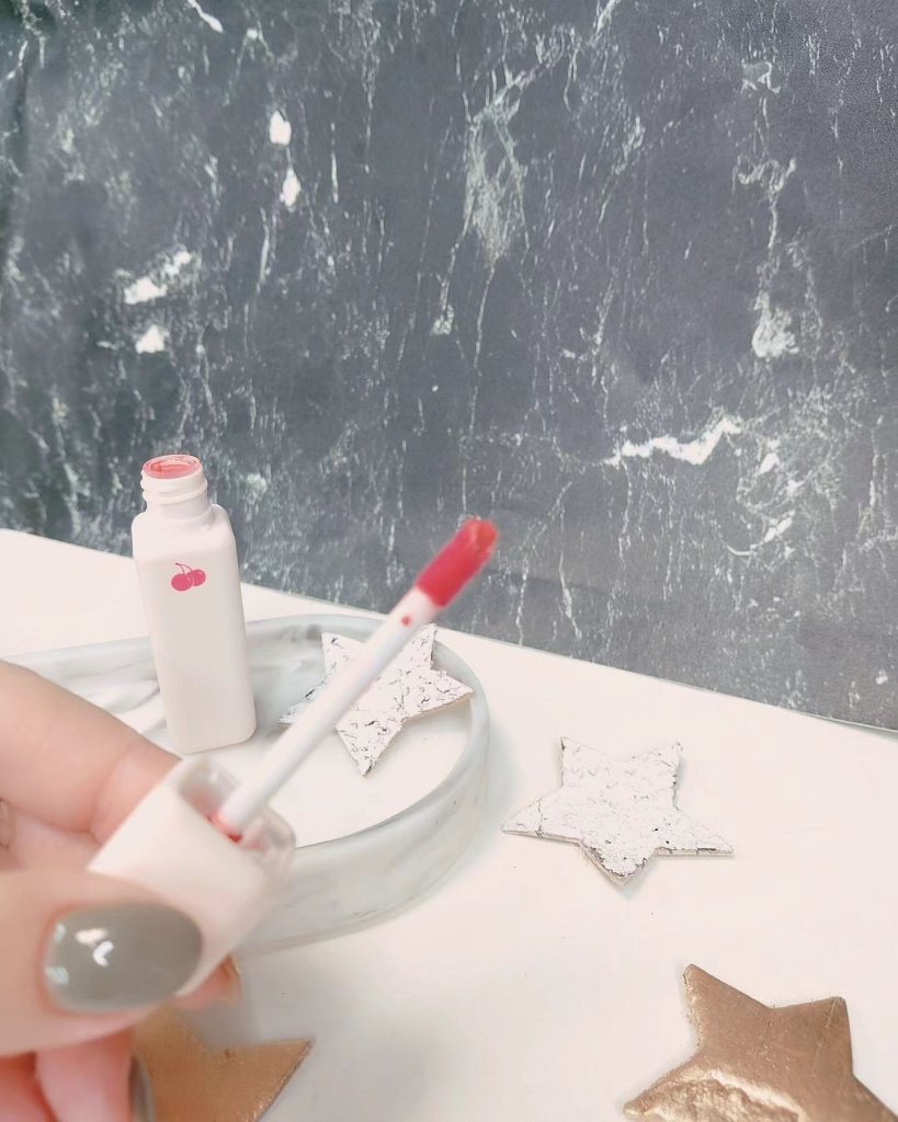 チューインガムベルベットティント 05 APPLE MUESLI/KIRSH(キルシー)/リップティントを使ったクチコミ（2枚目）