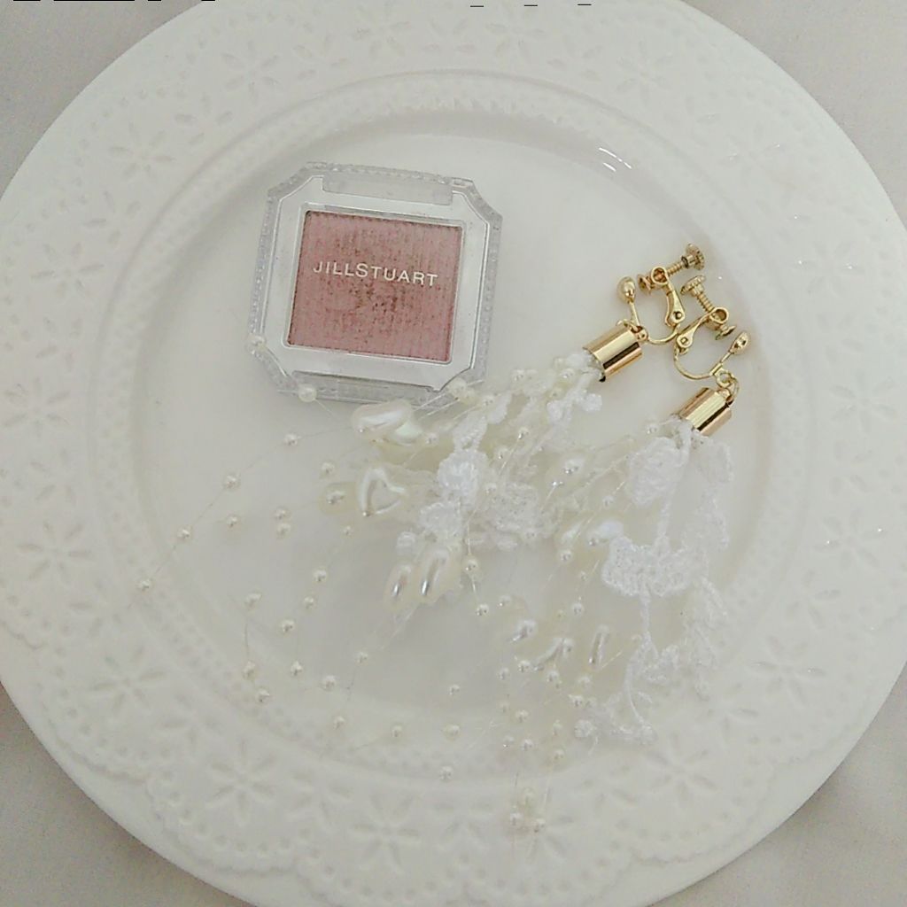 アイコニックルック アイシャドウ S106 enjoy a romance/JILL STUART/単色アイシャドウを使ったクチコミ（1枚目）