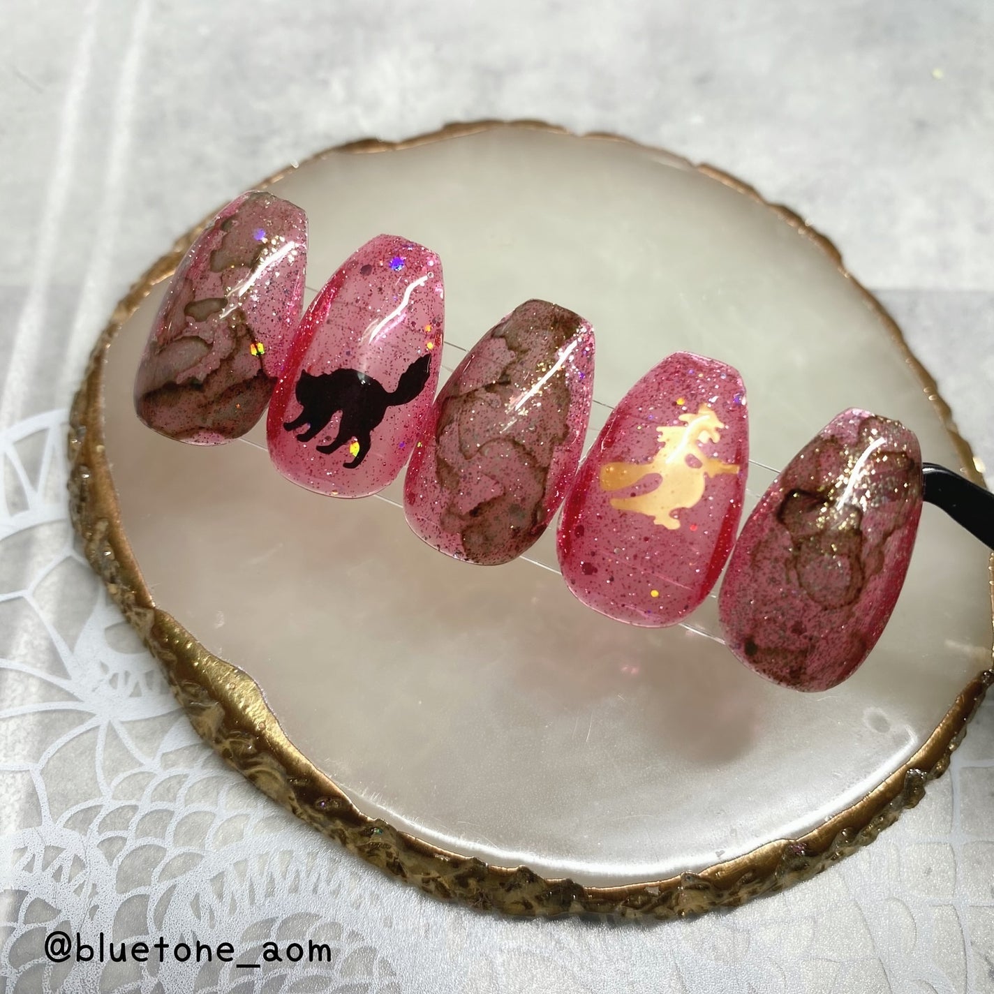 ⋆͛🦖⋆͛aomi on LIPS 「投稿時期を逃したハロウィンっぽネイルたち放出していきます!🎃🦇..」(6枚目)