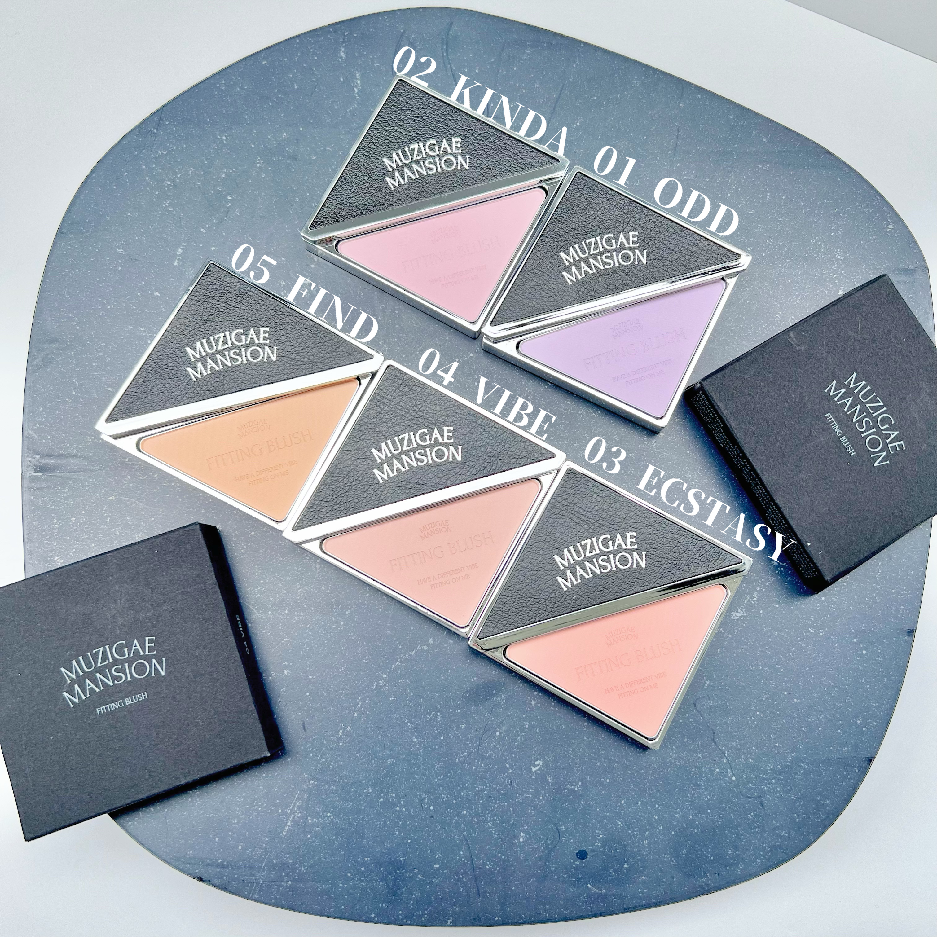 フィッティングブラッシュ 04 VIBE/MUZIGAE MANSION/パウダーチークを使ったクチコミ（2枚目）