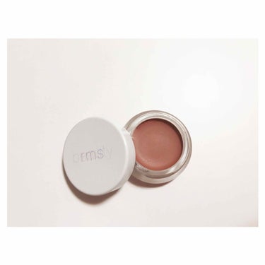 ♡
✓ rms beauty リップチーク スペル
.
.
✍︎ 遂に購入！
ウワサ通りほどよい血色感が出せて可愛い〜♡
塗るとチョコ感が全く出ないので使いやすいです。
今のメイクテーマが大人ナチュラル