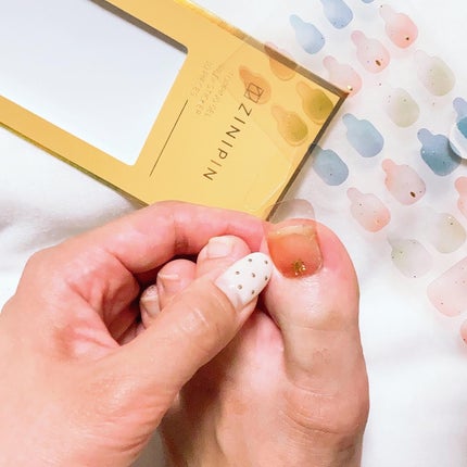 貼るだけフットネイルシール/ZINIPIN/ネイルシールを使ったクチコミ(4枚目)