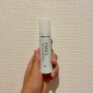 ファンケルのモイストリファイン 乳液 II しっとりを購入しました。

ベタつかずにしっかり潤いをキープしてくれます❕🎀
私は毎回2プッシュで顔全体に使っていたのですが、あっという間に使い切ってしまいました🥲
コスパはもう少しいいと嬉しいです、、の画像 その0