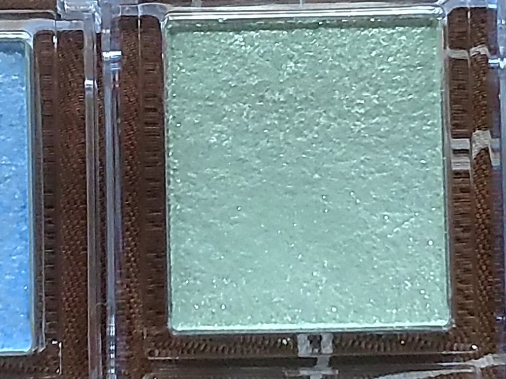 プリズム パウダーアイカラー/リンメル ロンドン/単色アイシャドウを使ったクチコミ（3枚目）