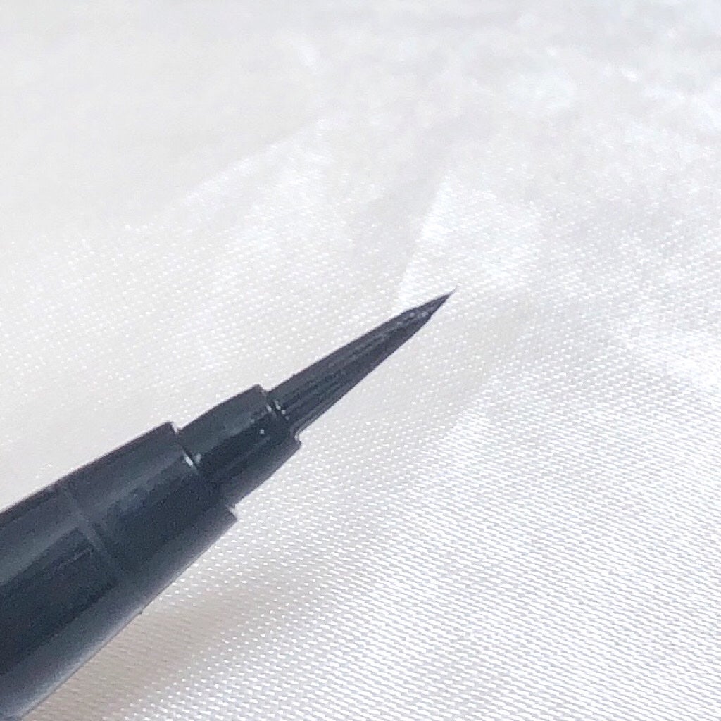 スキルレスライナー/LUMIURGLAS/リキッドアイライナーを使ったクチコミ(4枚目)