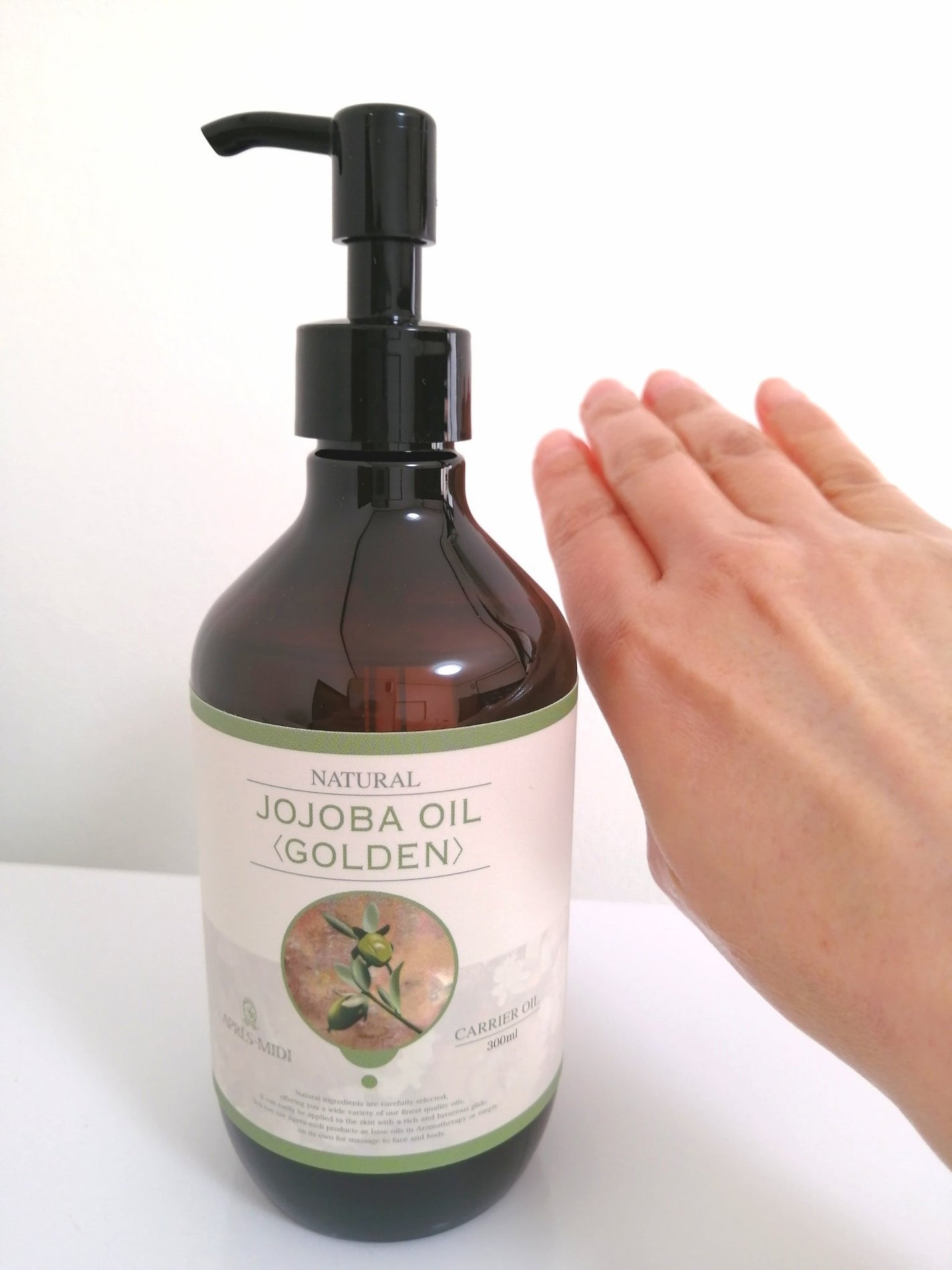 lili on LIPS 「『ホホバオイル(ゴールデン)アプレミディ』美容オイルです未精製..」(3枚目)