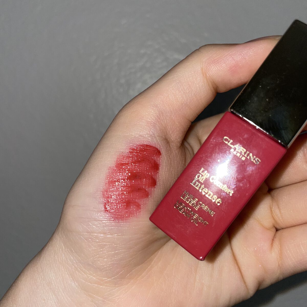 コンフォート リップオイル インテンス 04 インテンス ローズウッド/CLARINS/リップグロスを使ったクチコミ（3枚目）