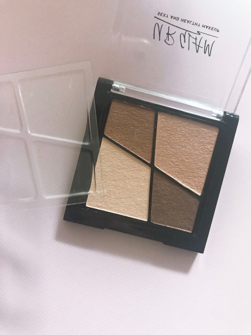 UR GLAM VELVET EYE COLOR PALETTE/U R GLAM/アイシャドウパレットを使ったクチコミ(2枚目)