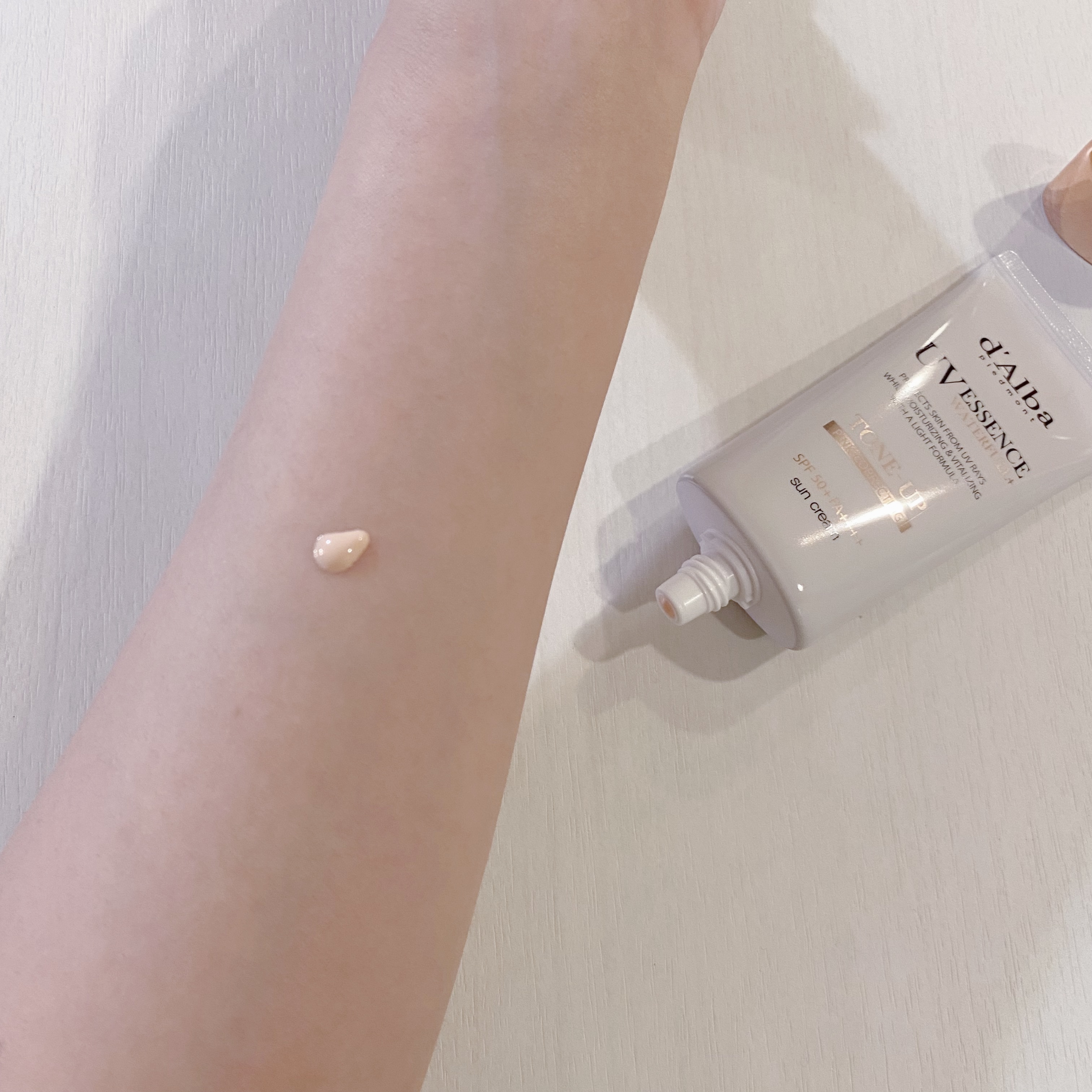 ウォータフルトーンアップサンクリーム/ダルバ/日焼け止めクリームを使ったクチコミ（2枚目）