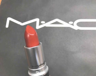 *lip
-
こんにちは
初めてMACのリップスティックを買ったので
レビューします💄
-
#MAC
#リップスティック #マラケシュ 
を購入しました。
オレンジリップを使うことが多いのですが、
オレ