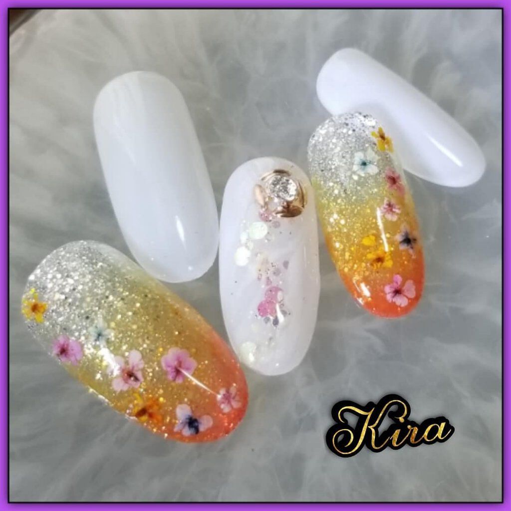 夏ネイルのネイルデザイン】MOMOグリッター｜nail for allの口コミ