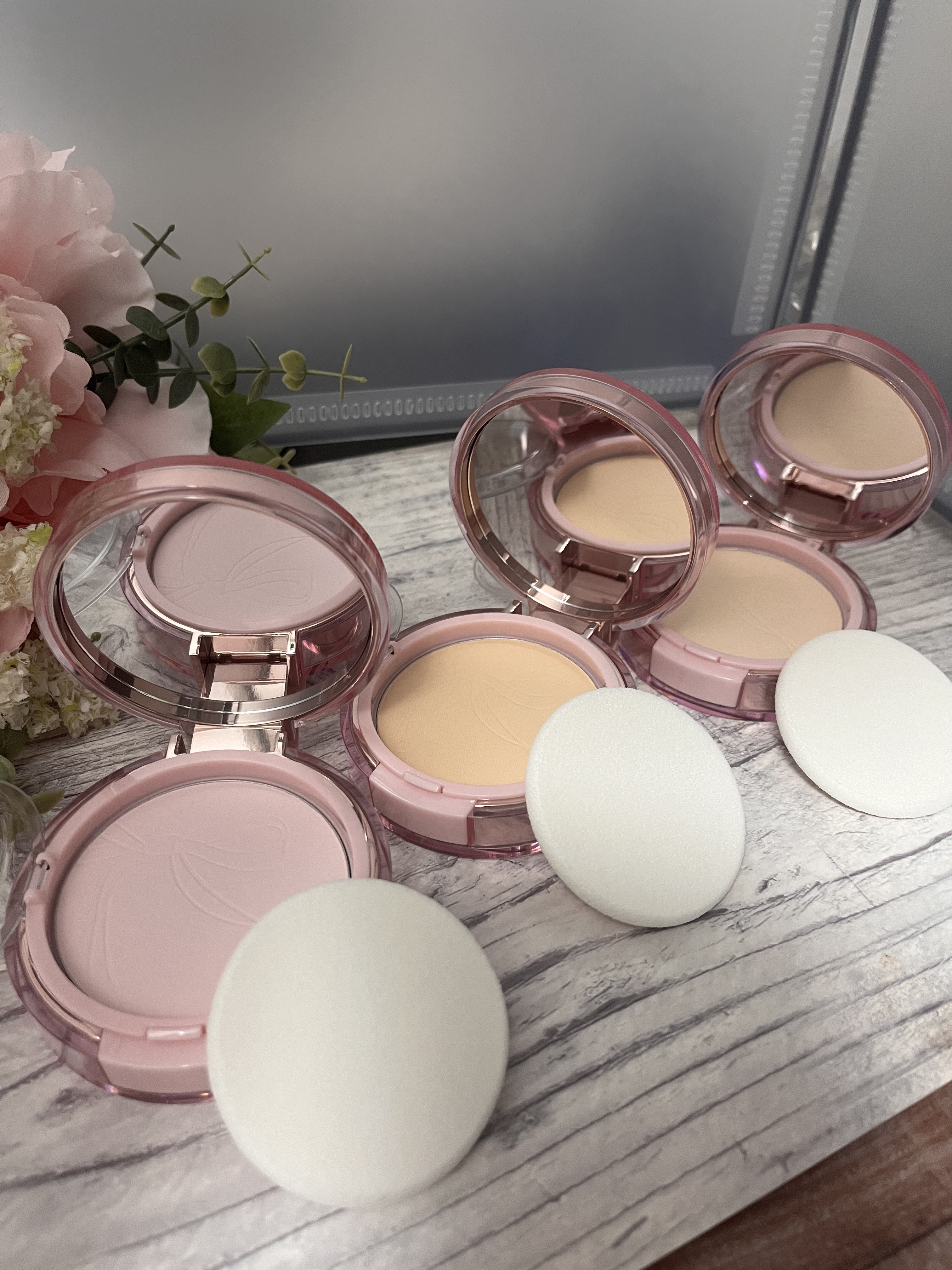 ザ・ブラーパウダーパクト 03 ナチュラル/ABOUT TONE/プレストパウダーを使ったクチコミ（3枚目）