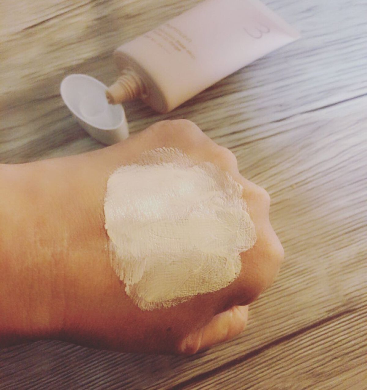 3番 ノーファンデ陶器肌トーンアップクリーム/numbuzin/化粧下地を使ったクチコミ（3枚目）