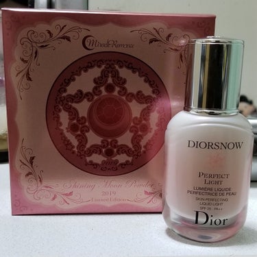    ☽･:* Dior snow  perfect  light ☽･:*

2/22に発売されたDiorの日中用乳液兼化粧下地です🐰
化粧下地困る程持っているので買う予定まったくなかったんですが、
