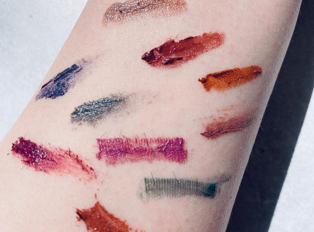 ズーマ✴︎フォロバ100%🤍 on LIPS 「こんにちは^^ヘアメイクズーマです!カラーメイクに欠かせないア..」(2枚目)