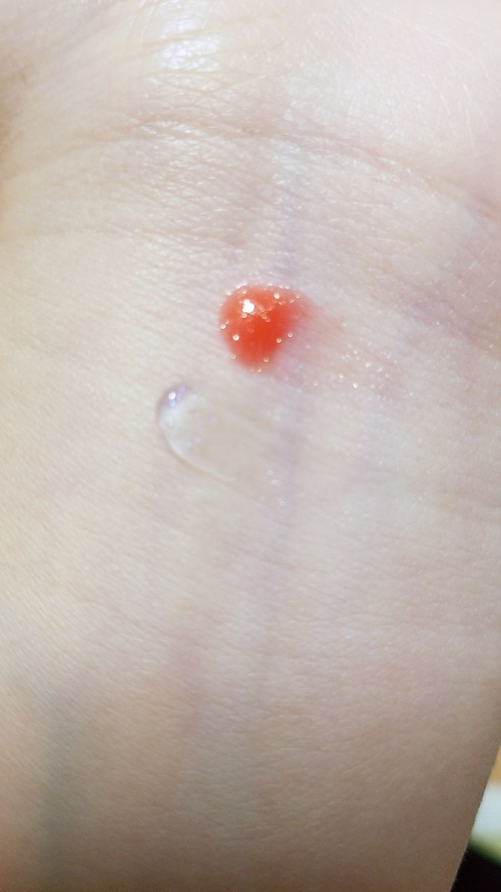 カラーエナメルグロス/KATE/リップグロスを使ったクチコミ（2枚目）