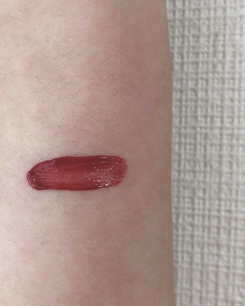 ジューシーラスティングティント/rom&nd/リップティントを使ったクチコミ（2枚目）