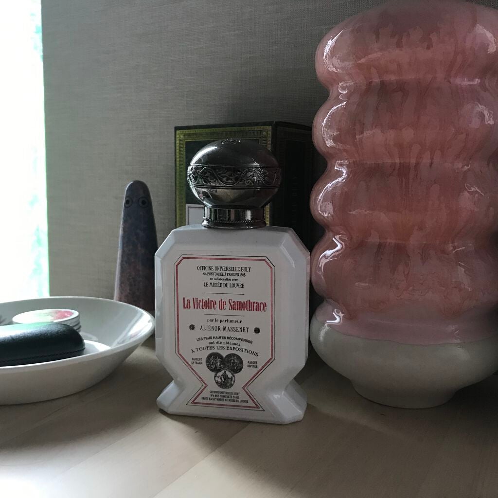 オー・トリプル 「サモトラケのニケ」/オフィシーヌ・ユニヴェルセル・ビュリー/香水(レディース)を使ったクチコミ(2枚目)