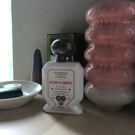 オー・トリプル 「サモトラケのニケ」/オフィシーヌ・ユニヴェルセル・ビュリー/香水(レディース)を使ったクチコミ(2枚目)