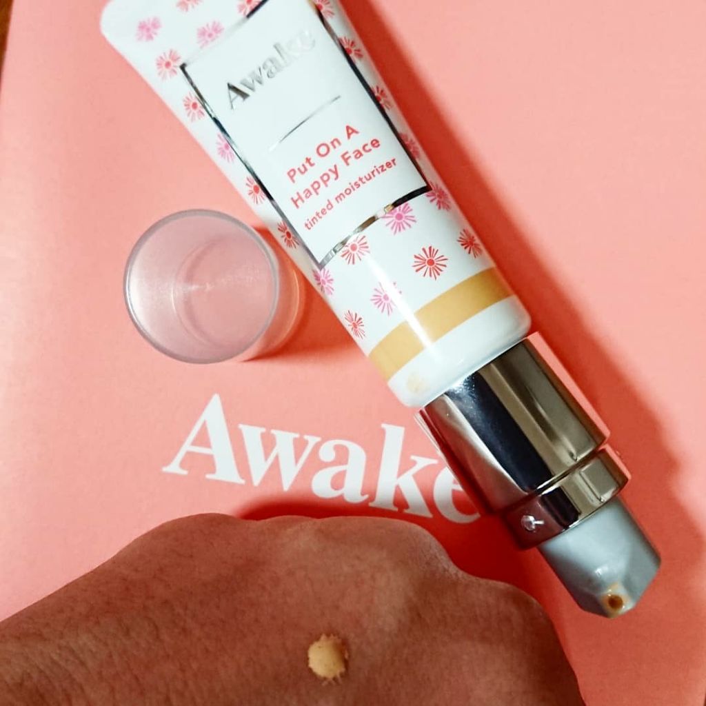 プットオンアハッピーフェイス ティンティド モイスチュアライザー/Awake/CCクリームを使ったクチコミ（2枚目）