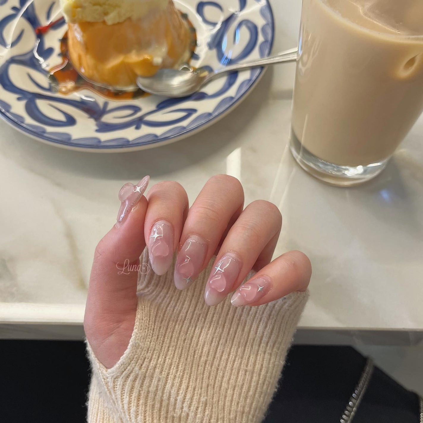 Iuna. Mizuki on LIPS 「.💖#nail#nailstagram#gelnail#ジェ..」(1枚目)