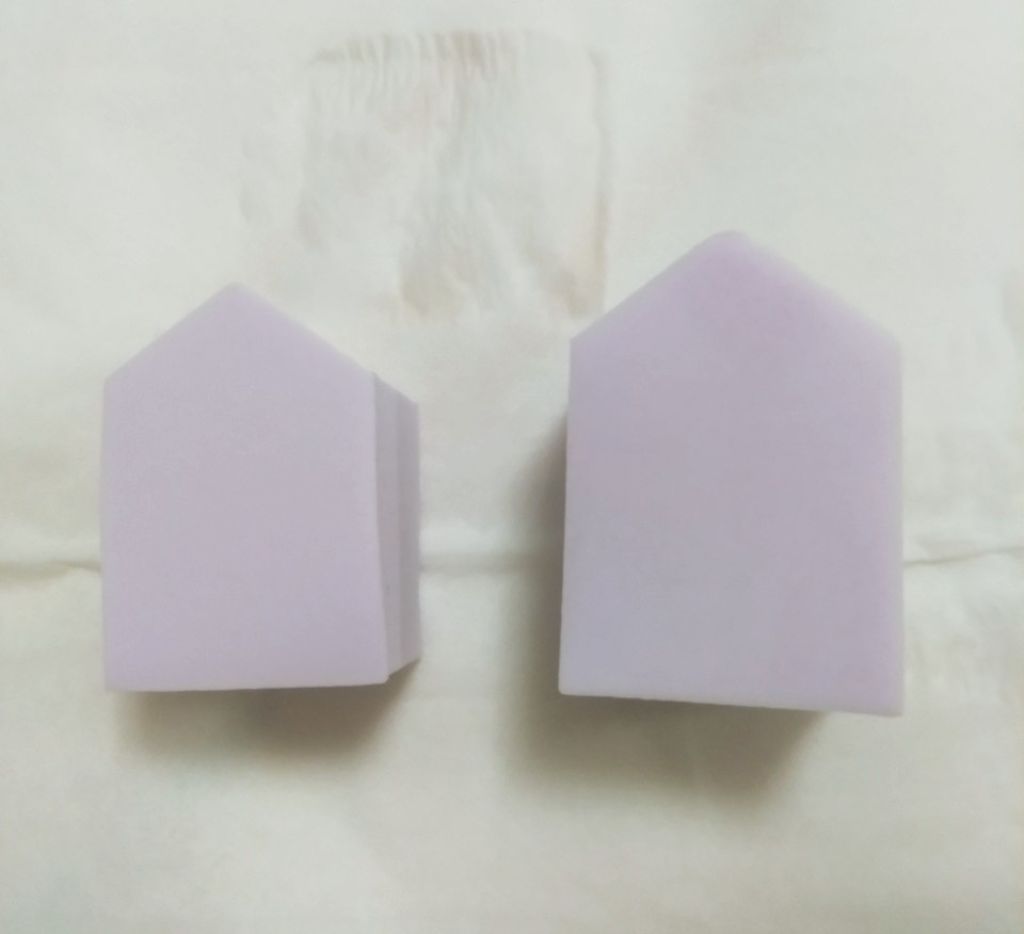 メイクアップスポンジ(バリューパック ウェッジ型 30個)/DAISO/パフ・スポンジを使ったクチコミ(2枚目)