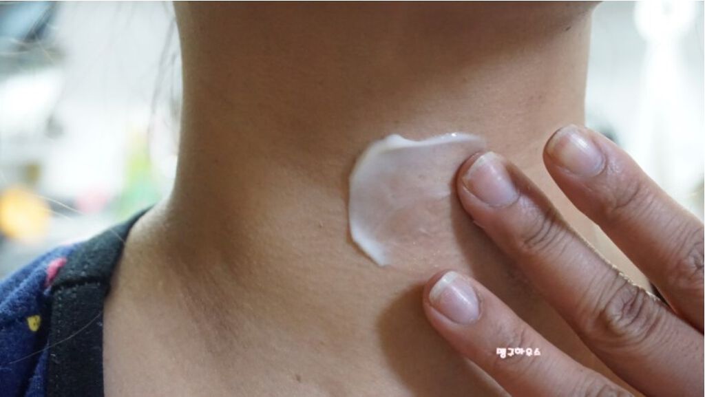 ベラ アルティメットエージ ネッククリーム/VELLA/フェイスクリームを使ったクチコミ（2枚目）