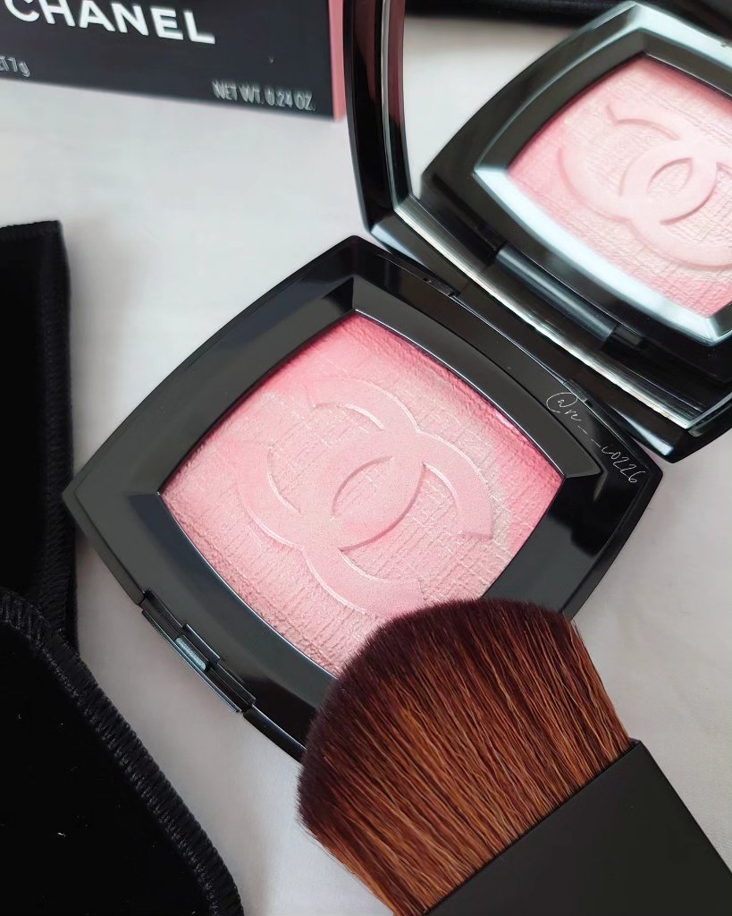 ファンテジー ドゥ シャネル/CHANEL/パウダーチークを使ったクチコミ（2枚目）