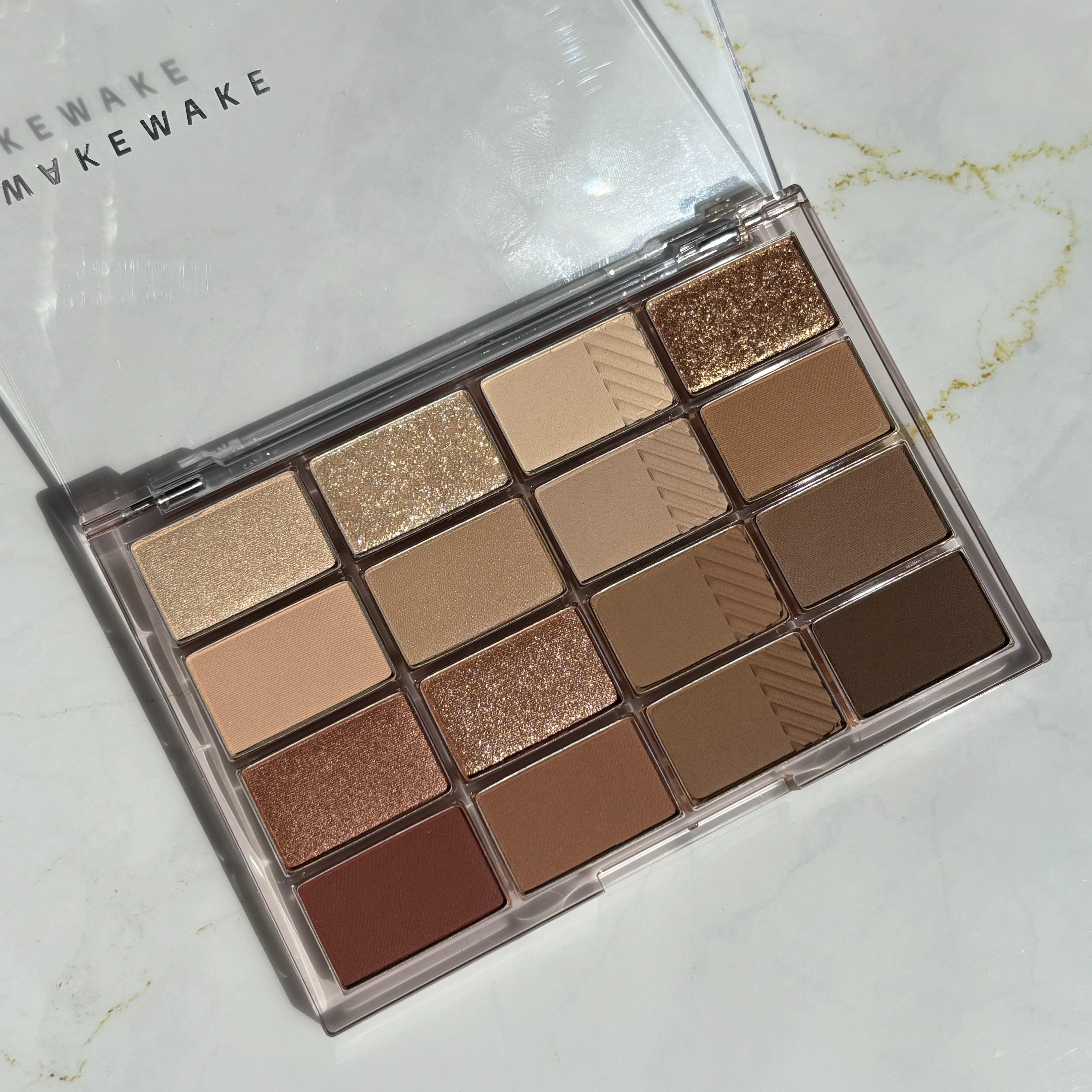 ソフトブラーリングアイパレット/wakemake/アイシャドウパレットを使ったクチコミ（2枚目）