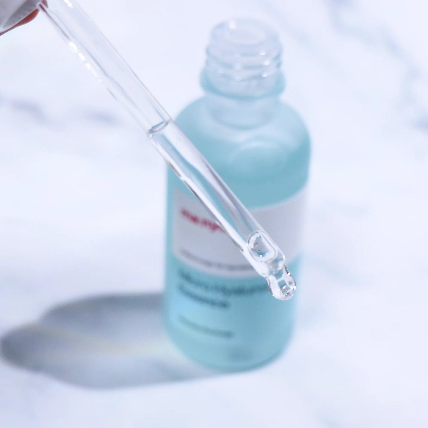 マイクロヒアルロンエッセンス/manyo/美容液を使ったクチコミ(2枚目)