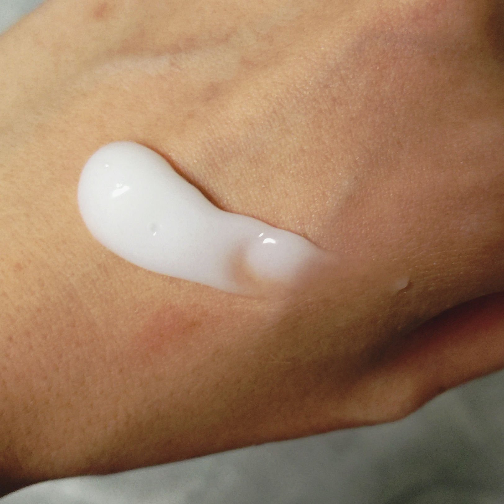 セラミドアトローション/ILLIYOON/ボディローションを使ったクチコミ（2枚目）