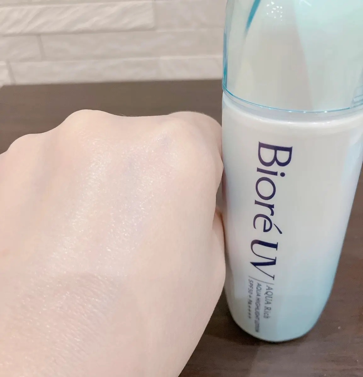 ビオレUV　アクアリッチ　アクアハイライトローション（水層ハイライトUV）/ビオレ/日焼け止めローションを使ったクチコミ（3枚目）