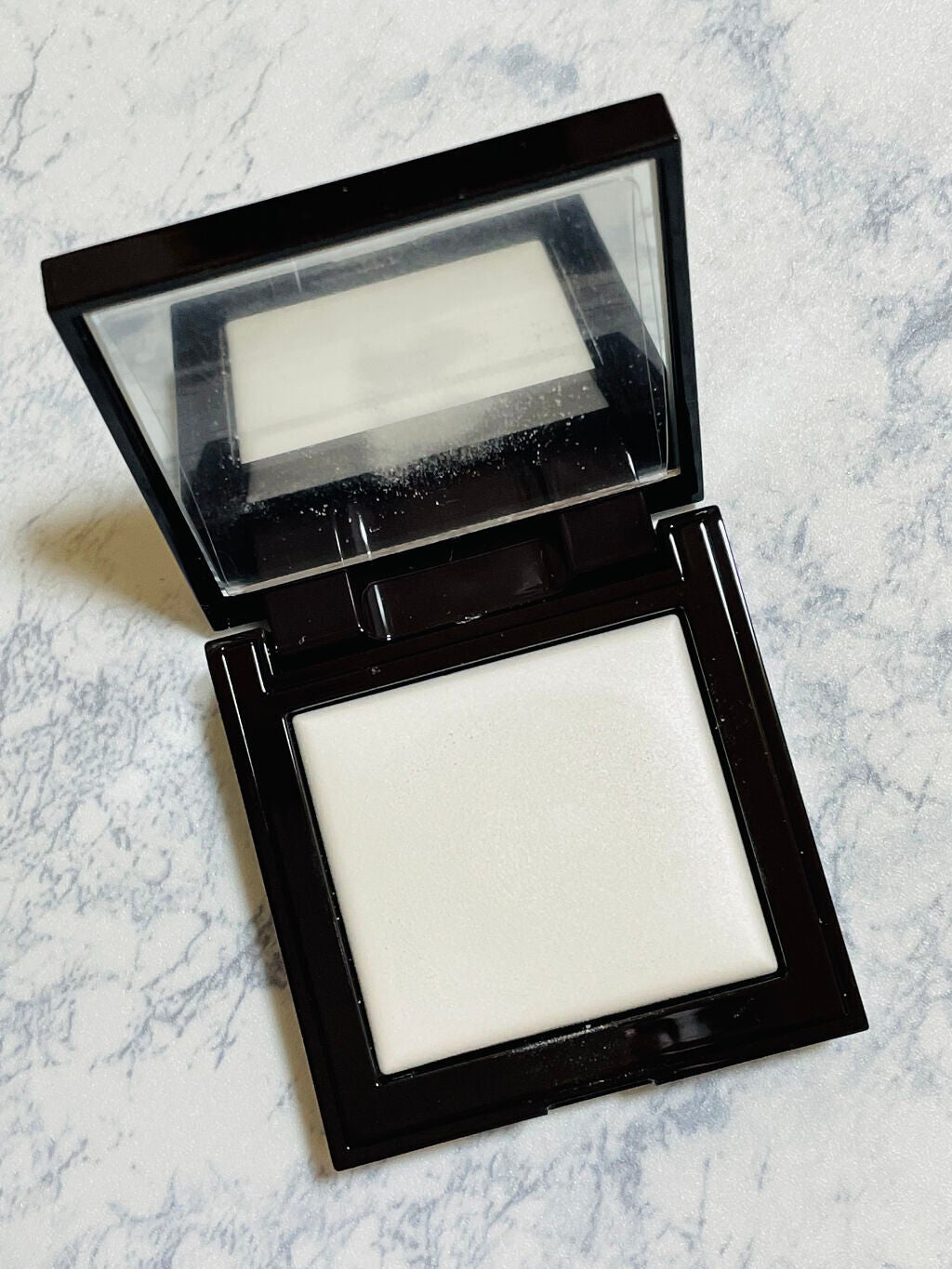 シークレット ブラーリング パウダー フォー アンダー アイズ/ローラ メルシエ/プレストパウダーを使ったクチコミ(2枚目)