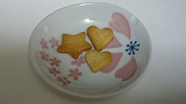 コスメではないので、雑談タグを📎


明後日のバレンタインに向けて、クッキーを作ってみました☺💕


クックパッドのレシピを参考にして作ったんですが…


美味しすぎて自分で結構食べてしまいました😂

