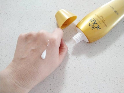 スーパーモイスチャージェルゴールド/スキンアクア/日焼け止めジェルを使ったクチコミ(2枚目)