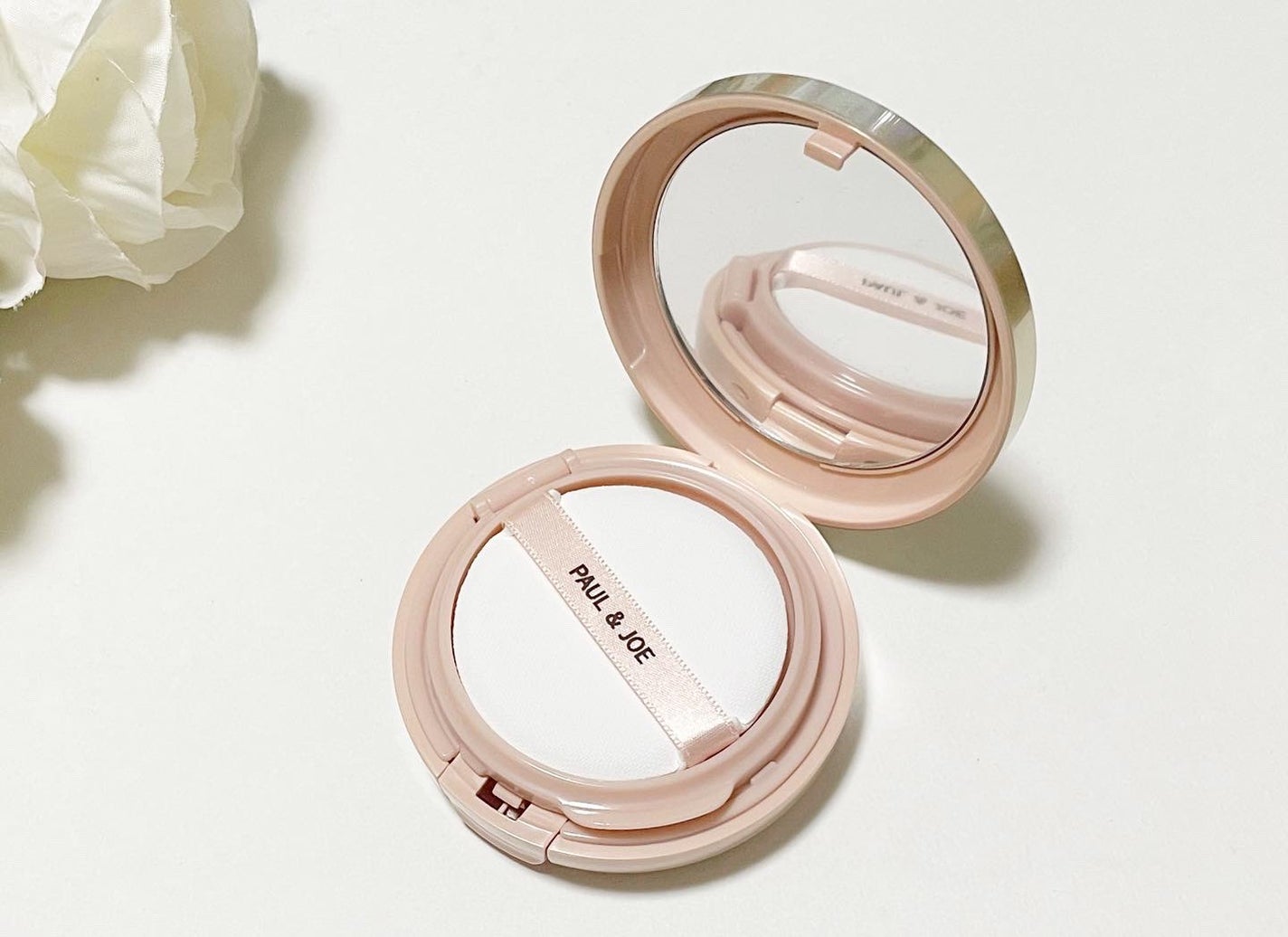 シースルー ヴェール コンパクト/PAUL & JOE BEAUTE/ファンデーションを使ったクチコミ(2枚目)