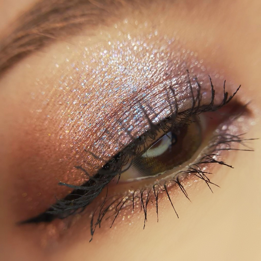 試してみた】Luminous Legends: Mega Eye Shadow Palette PAT McGRATH