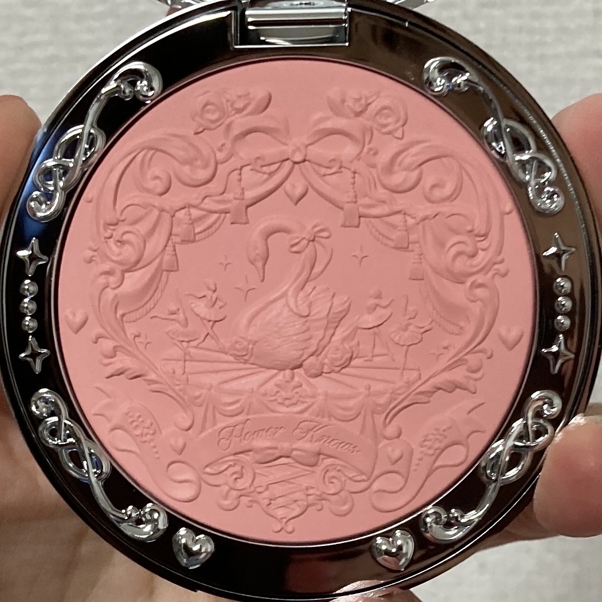 フラワーノーズ スワンバレエシリーズ ブラッシュコンパクト/FlowerKnows/パウダーチークを使ったクチコミ（3枚目）