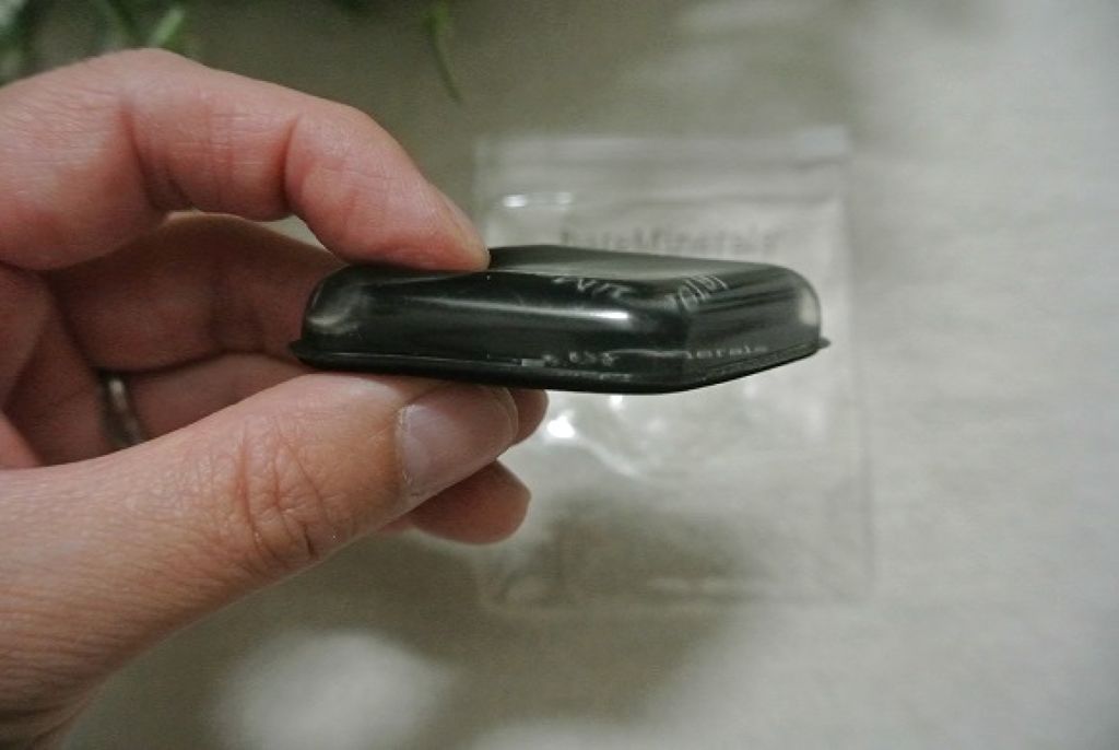 デュアルサイド シリコン ブレンダー/bareMinerals/パフ・スポンジを使ったクチコミ(2枚目)