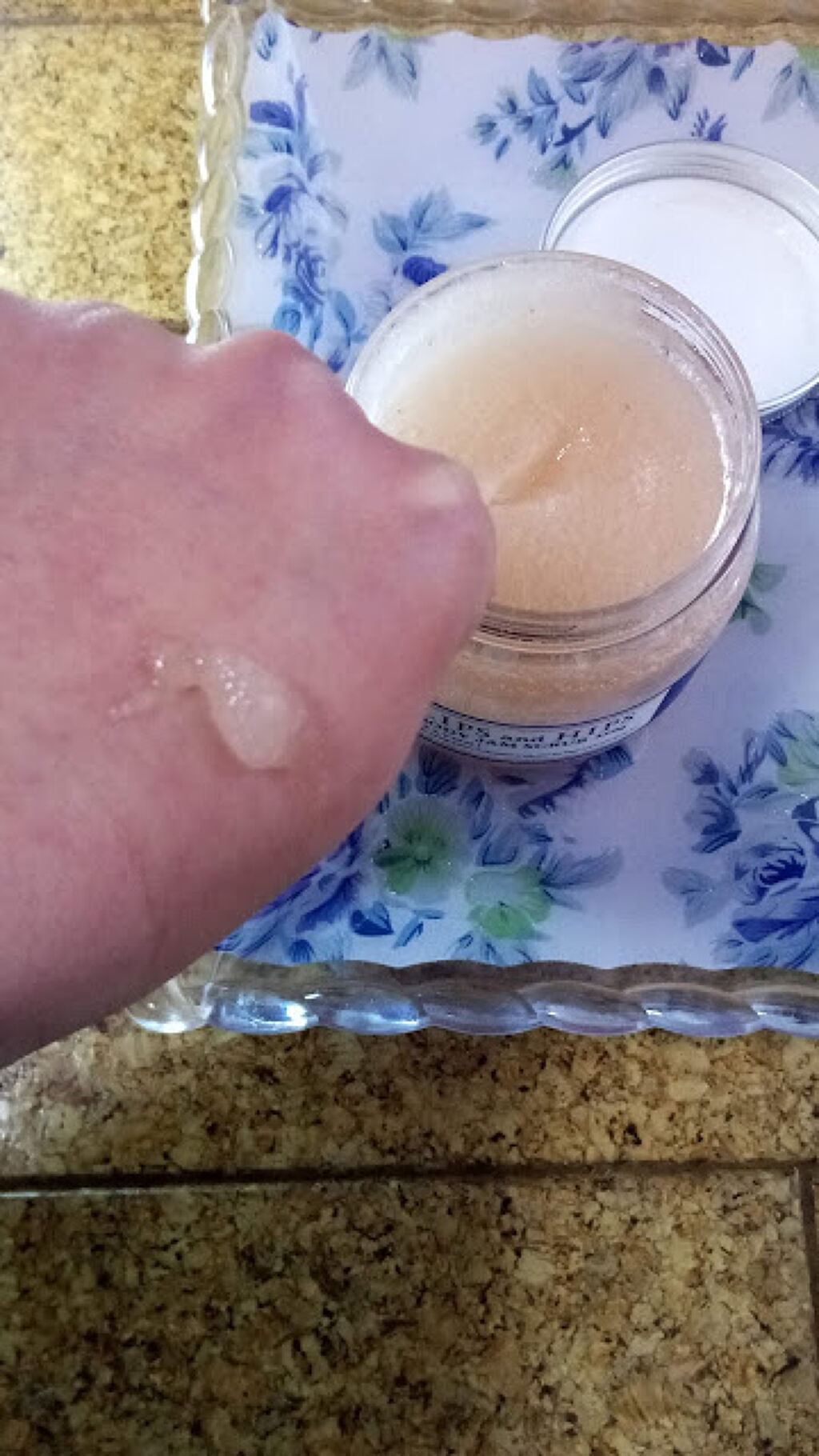 ボディジャムスクラブ/LIPS and HIPS/ボディスクラブを使ったクチコミ（3枚目）