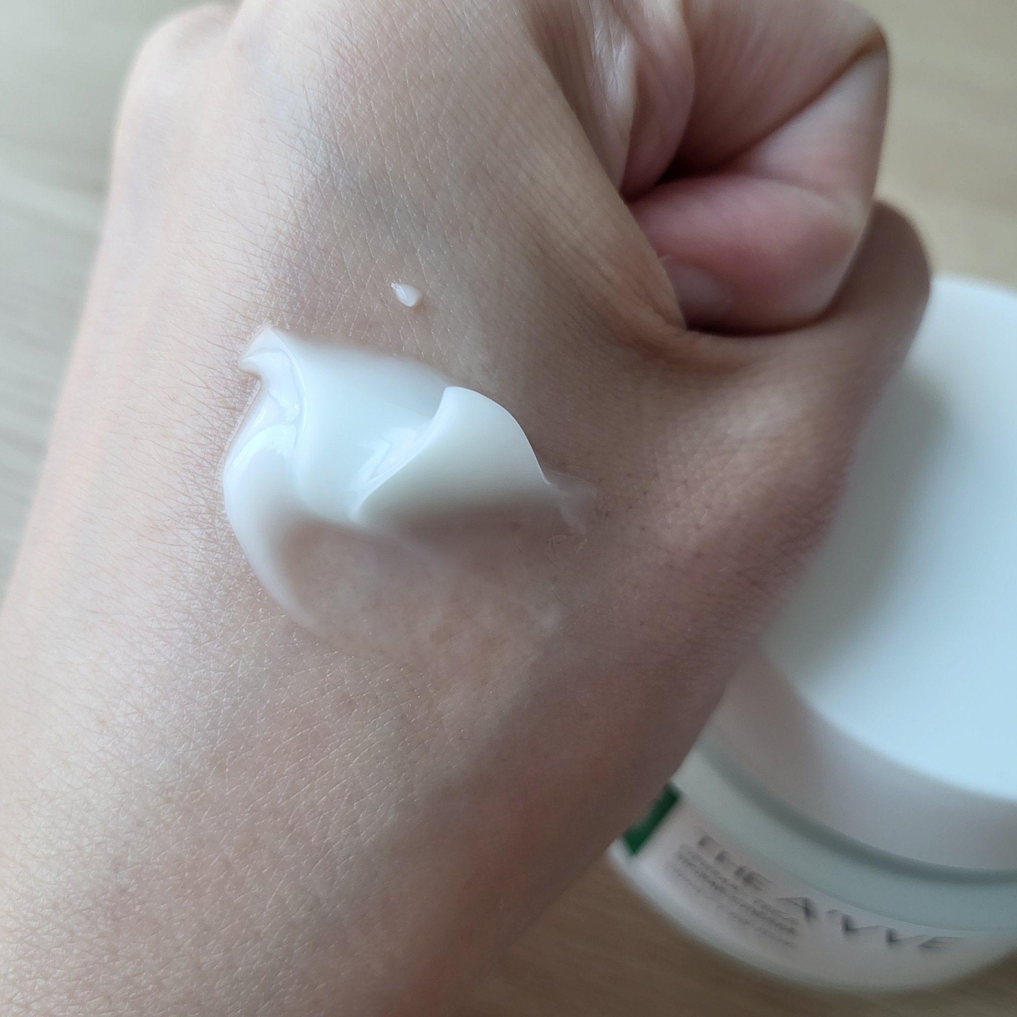 ダーマテカバイオームクリーム/THE A'VVE/フェイスクリームを使ったクチコミ（3枚目）